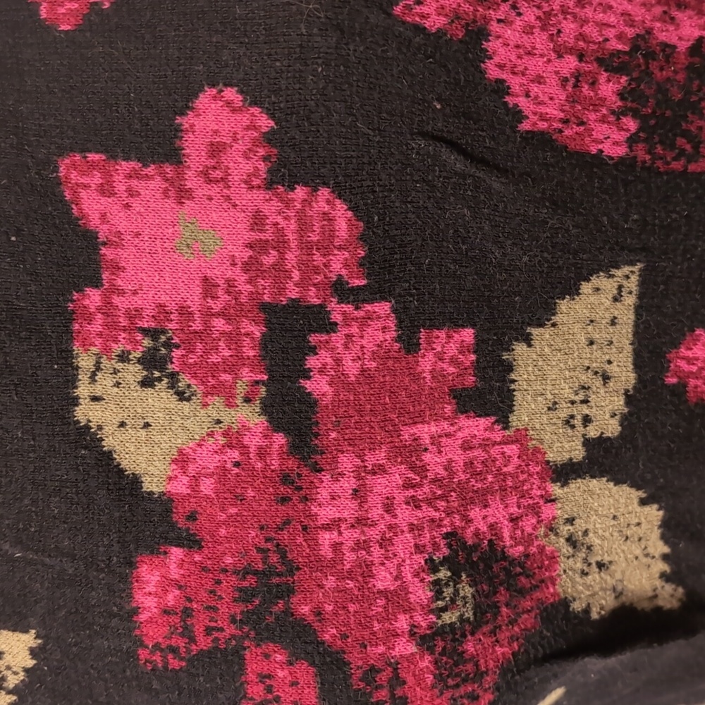 Sweater - Picture 2 of 8